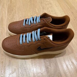 Nike Men's Brown Sneakers with Light Blue Laces